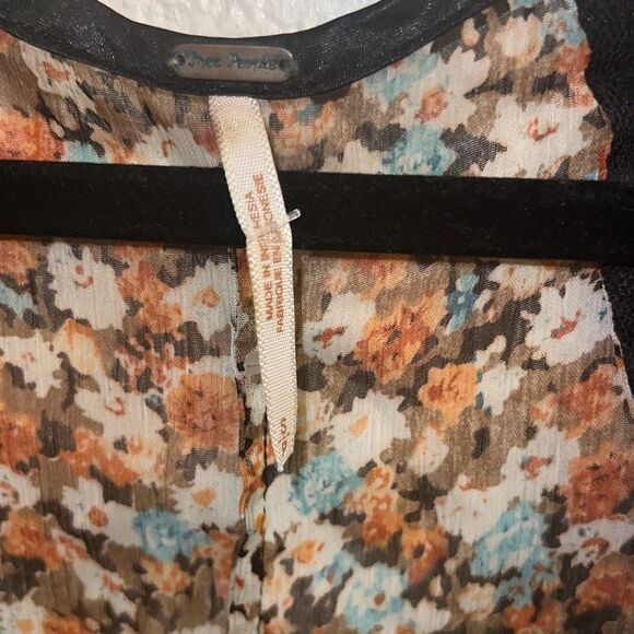 ✨Free People Ditsy Floral High Low Sz Small Tank✨ - Picture 6 of 7